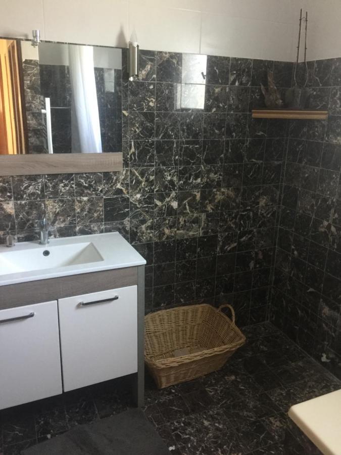 Chambre Pratique Avec Wc Et Vasque Attenant Du Rucher Naturaile Montagnac  Εξωτερικό φωτογραφία